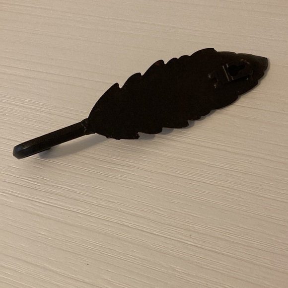 Two Decorative wall hooks door knob and leaf - Picture 5 of 5